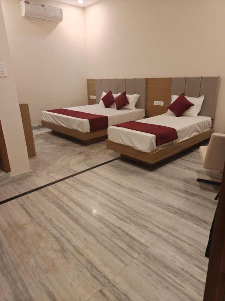 Blue Breeze, Забронировать  Отели Хардвар 5 звезд, 5*