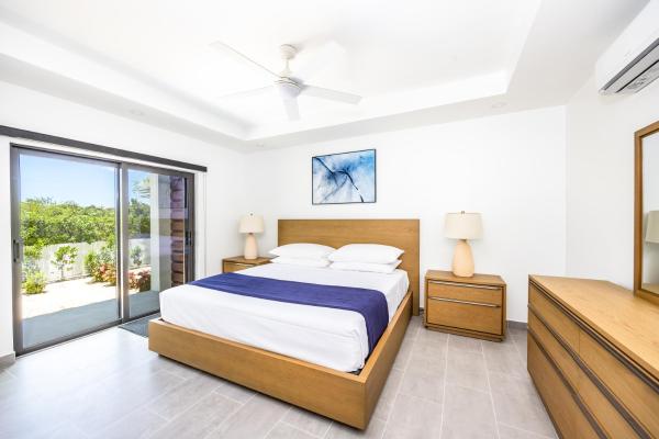 Seascape Suites, Забронировать  Отели Провиденшиалс 4 звезды, 4*