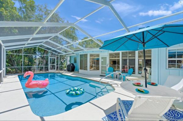 Sand Dollar Cottage, Забронировать  Отели Sarasota Area с бассейном, Бассейн