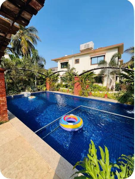 4BHK Villa Anjuna with Pool & Jaccuzi, Забронировать  Анжуна Северный Гоа