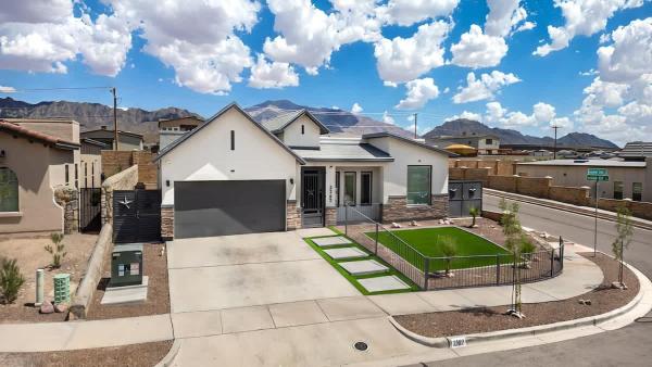 Texas Modern 4BR 3BA Home Gazebo Spacious Yard Villa, Забронировать  Эль-Пасо 