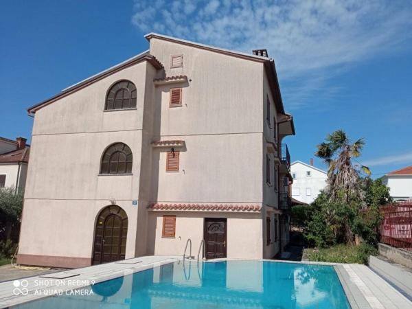Apartments LEO with pool, Забронировать Апартаменты/квартира Умаг Umag Riviera