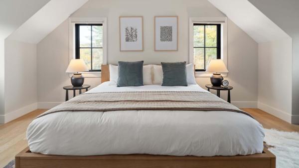 Sleek Stowe Retreat 5 Bedrooms Sleeps up to 10, Забронировать  Стоу Stowe-Smuggler's Notch
