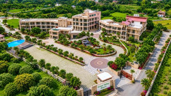 OPO Palm Villa Dritan, Забронировать  Джадол штат Раджастхан