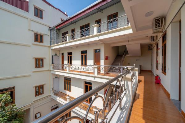 South Star Hotel