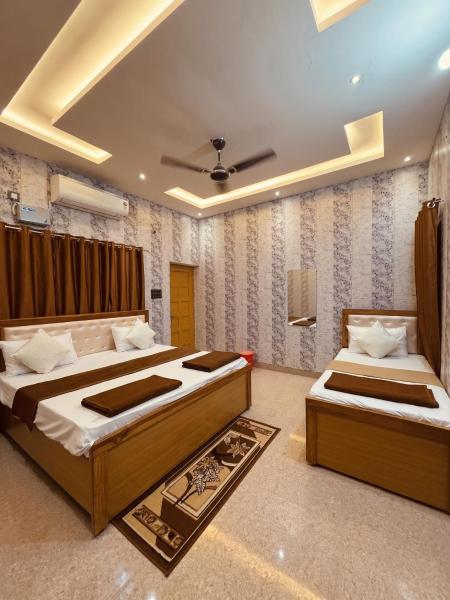 Vijay palace 850 meter away from Ram mandir