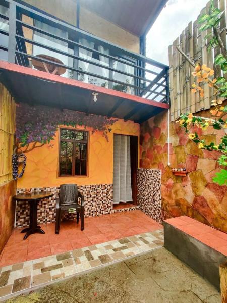 Casa Daniel, Забронировать  Отели Lake Atitlán с парковкой, Парковка