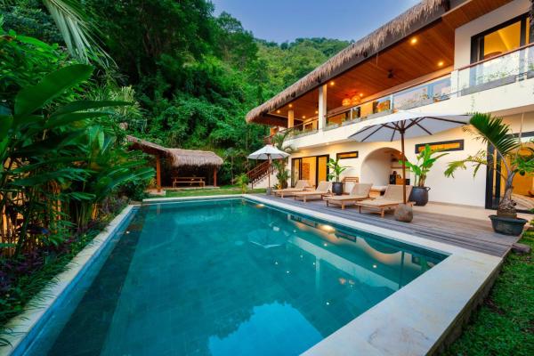 Angin Laut 3BR Exclusive Pool Villa w Ocean Views, Забронировать  Амед Карангасем