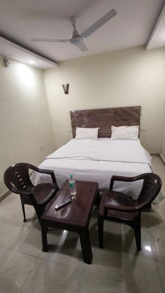 Hotel Green Field, Забронировать  Отели Фаридабад с парковкой, Парковка