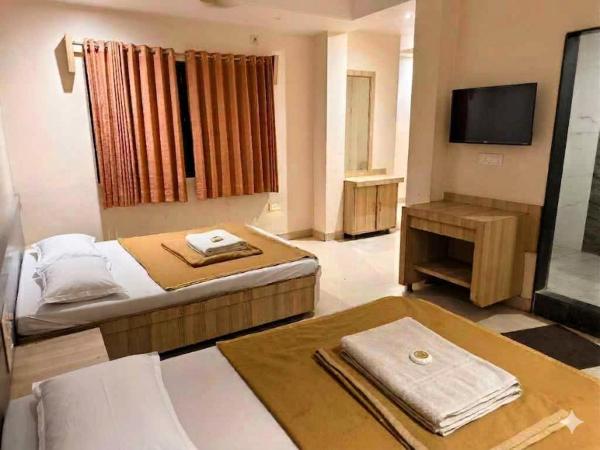 SD Blueberry Hotel, Забронировать  Ширди штат Махараштра