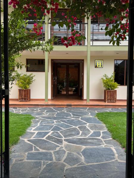 Hotel Sol Natura, Забронировать  Отели Сан-Антонио с парковкой, Парковка