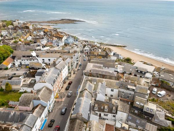 Beautifully designed modern Apartment Central Lyme Regis, Забронировать Апартаменты/квартира Лайм-Риджис Jurassic Coast