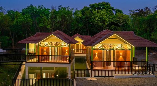 Aqua Heaven Resort, Забронировать  Отели Каникоде с бассейном, Бассейн