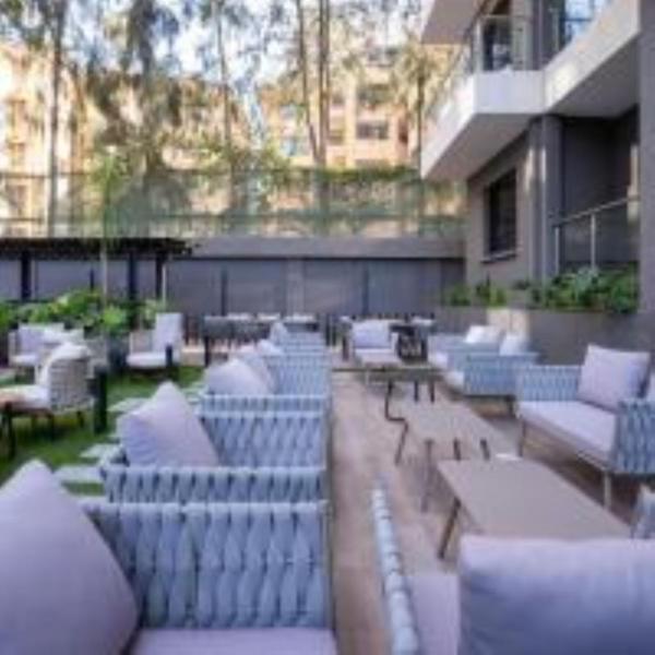 Elegant luxury three bedroom apartment with swimming pool fully equipped gym children playing ground ample parking space and amazing scenic view, Забронировать Апартаменты/квартира Найроби Найроби Каунти