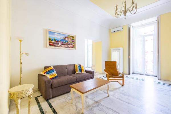 Luxury Toledo 22 by Napoliapartments, Забронировать Апартаменты/квартира Апартаменты Неаполя, рядом с Галерея Толедо, Апартаменты/квартира