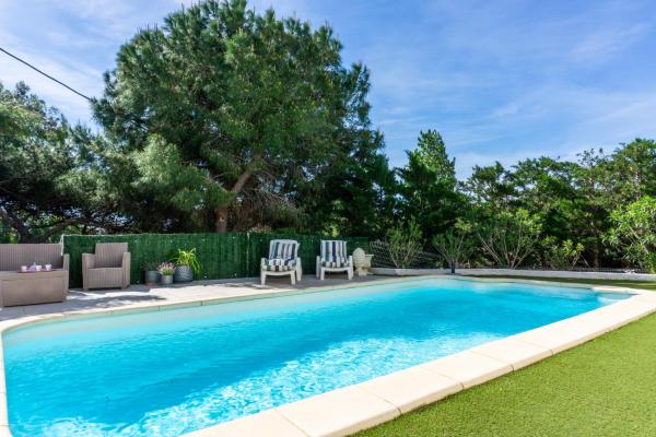 Villa à la plage, piscine privée, Забронировать  Отели Нарбонн-Плаж с бассейном, Бассейн