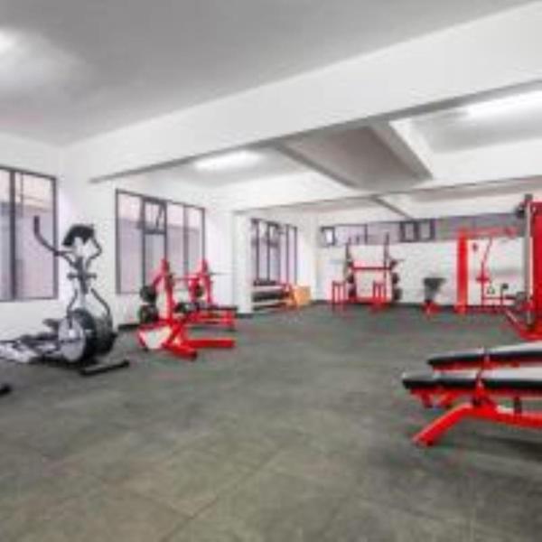 Executive elegant wanderers rest three bedroom apartment with amazing city views, swimming pool ,gym and private ample parking space which offers not only comfortable but also luxurious lifestyle, Забронировать Апартаменты/квартира Найроби Найроби Каунти