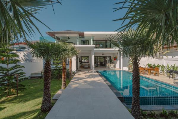 Happy Family Villa 3 -New 7 bedrooms Private Pool Villa South Phuket near beautiful beaches, Забронировать  Отели острова Пхукета с бассейном, Бассейн