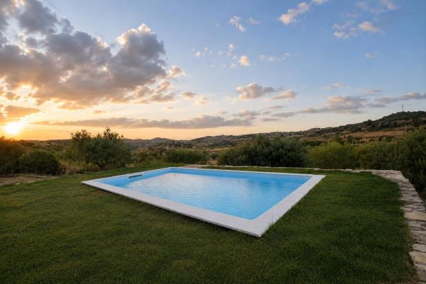 Villa Margi, Забронировать  Монтероссо-Альмо Долина Ното