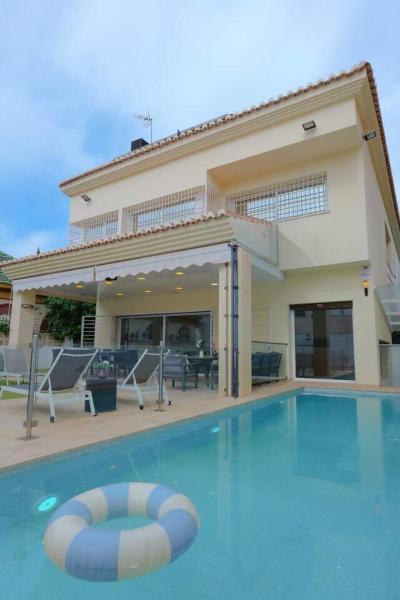 August Villa Málaga. Relax Playa Piscina Coworking, Забронировать  Малага Коста-дель-Соль