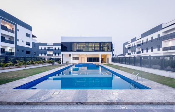 DCrown Place