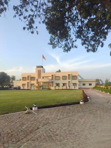 Kailasha Garden and Banquet Hotel, Забронировать  Bilhar Ghāt штат Уттар-Прадеш