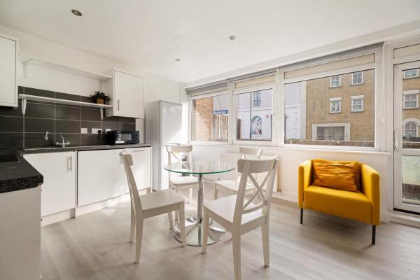 3 and 4 Bed Maisonettes Near Metro, Забронировать  Лондон Большой Лондон