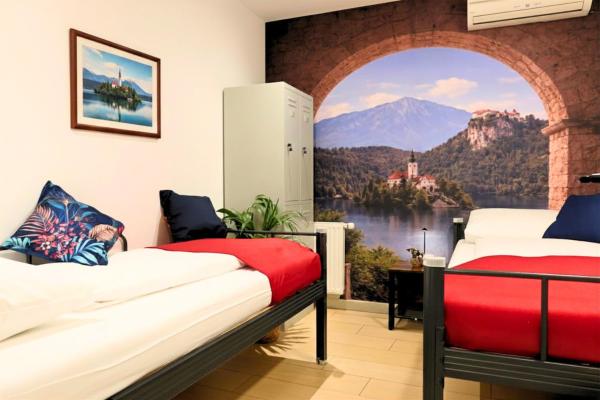 Old Town Guest Accommodation, Забронировать  Отели Крань с парковкой, Парковка
