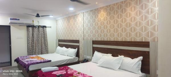 HoTEL SRI DURGA GRAND, Забронировать  Виджаявада штат Андхра-Прадеш