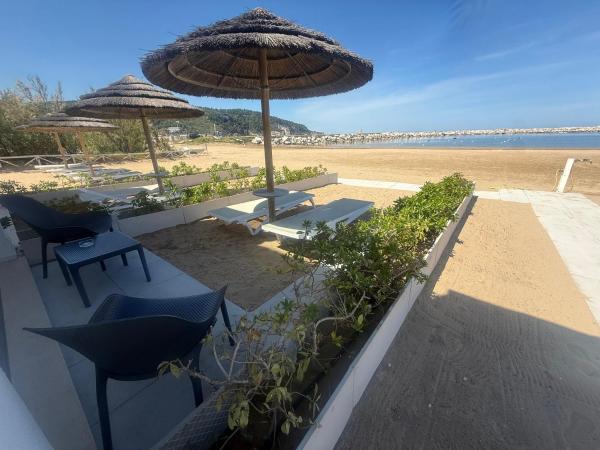 Marina Seaside Suites, Забронировать  Отели Пескичи с парковкой, Парковка