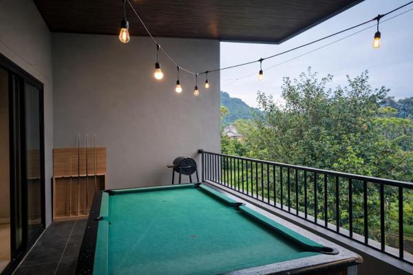 DinHam Sunrise Villa dekat Jatim Park 3 Private pool 3kt full AC, Забронировать  Отели Karangploso с бассейном, Бассейн
