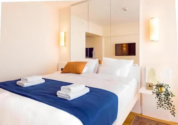 Luxury Sea View Orbi City, Забронировать  Отели Батуми с бассейном, Бассейн