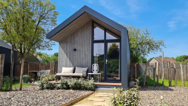 Luxe tinyhouse voor 2 personen met hottub, 预订  米尔森 Heuvelland