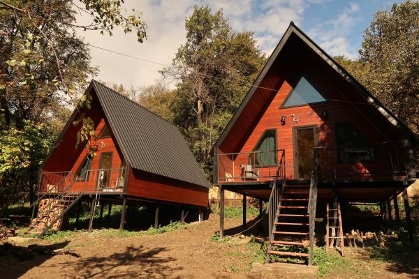 Glola A-Frame Cottages, Забронировать  Отели Гла с парковкой, Парковка