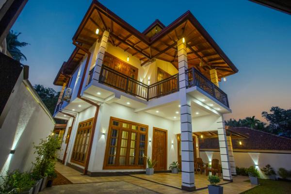Palms shede Villa, Забронировать  Отели Хабарадува с парковкой, Парковка