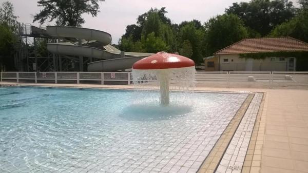Camping 3 étoiles - ccbfgdc, Забронировать  Отели Нёвик с парковкой, Парковка
