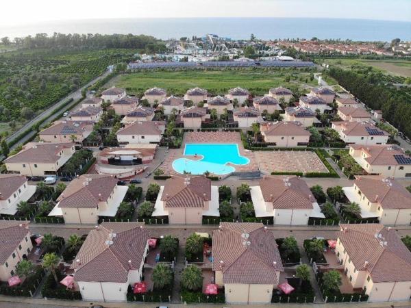 Afrodite Home, Забронировать  Отели Сольфара-Маре с бассейном, Бассейн