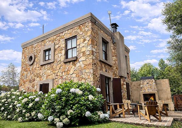 Birch and Bloom - Modern Cottage Retreat, Забронировать  Отели Belfast с парковкой, Парковка