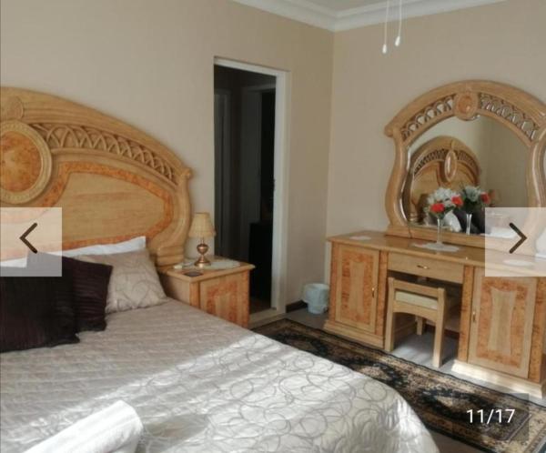 Hollywood Heights Accommodation, Забронировать  Барридейл Klein Karoo