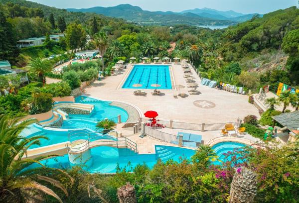 Glamping Rosselba Le Palme, Забронировать Кемпинг Отели Сант-Анна с бассейном, Бассейн