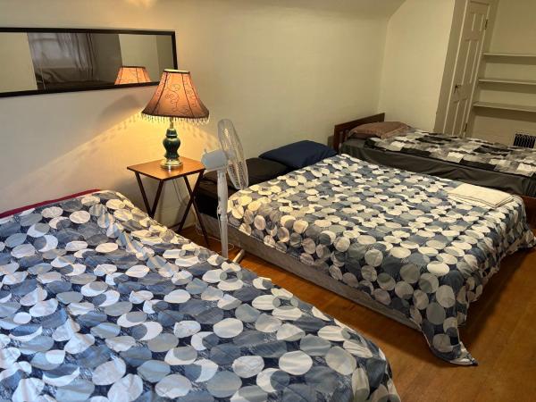 Family Guesthouse, Забронировать  Ванкувер Lower Mainland British Columbia