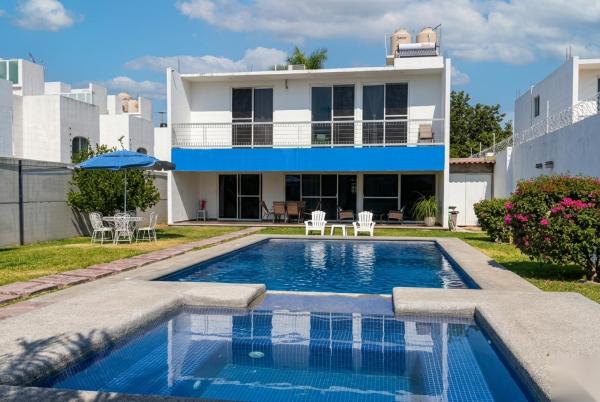 Home in Tequesquitengo