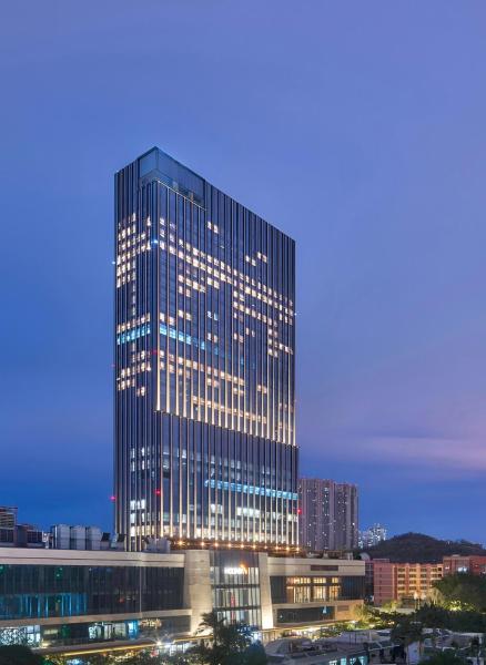 RARA Esports Hotel-Nanping Wanda Plaza ,Close to HongyaCave and Jiefangbei, Metro Line 3 direct to Jiangbei International Airport just outside the hotel,Free laundry service and 24H butler service available, Great for both sightseeing and esports gaming, Забронировать  Чунцин Chongqing Area