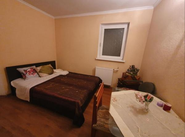 Rooms in center city, Забронировать  Отели Кишинева с парковкой, рядом с Birth of Christ Cathedral, Парковка