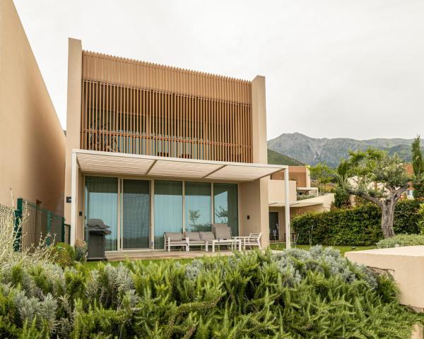 Aster Villa Palase, Забронировать  Отели Области Влёра с парковкой, Парковка