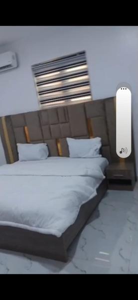 3 bedroom Service apartment, Забронировать Апартаменты/квартира Апартаменты Adeleye, Апартаменты/квартира