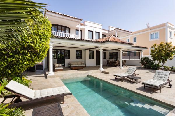 Casa Calma Canaria by Eden Rentals Villas, Забронировать  Отели Тенерифе с бассейном, Бассейн