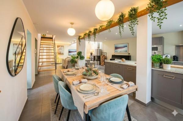 Villa Cendrée 4 Bedrooms 20 Minutes from Geneva, Забронировать  Дивон-ле-Бен Pays de Gex