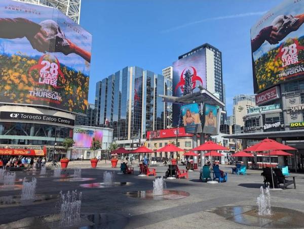 Cosy Room Yonge Dundas Square-Fast Wi-Fi and Self Check In, Забронировать  Торонто Greater Toronto Area, рядом с BCE Place