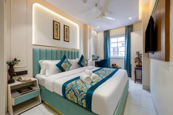 The Western Grand - A Luxury Hotel - Just 6 Mins from CP and New Delhi Station, Забронировать  Бизнес-отели Нью-Дели, рядом с Станция метро Chawri Bazar, 4* 5*